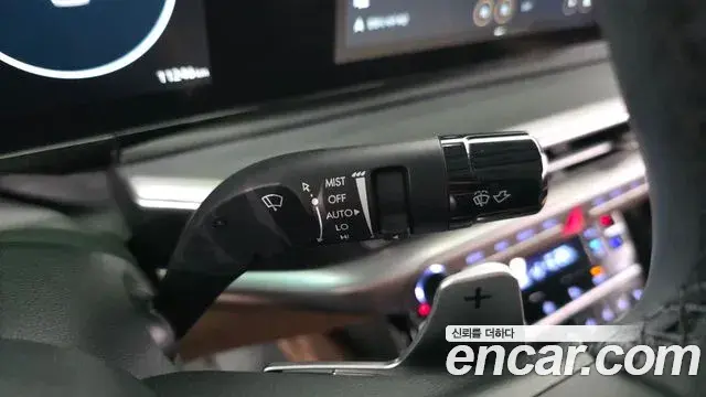 Hyundai Grandeur Hybrid 2023 — ფოტო 11/31