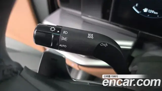 Hyundai Grandeur Hybrid 2023 — ფოტო 28/31