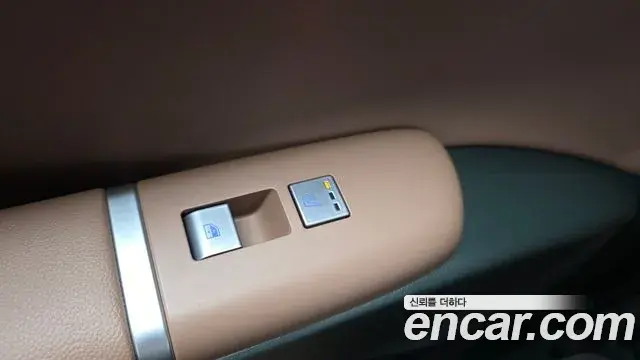 Hyundai Grandeur Hybrid 2023 — ფოტო 23/31