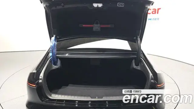 Hyundai Grandeur Hybrid 2023 — ფოტო 26/31