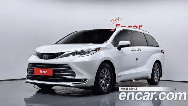 Toyota Sienna 2021 — ფოტო 16/36