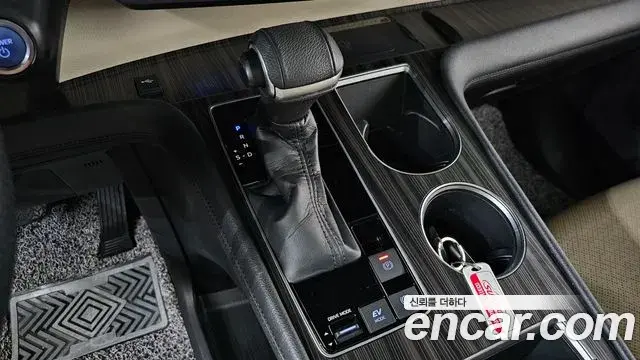 Toyota Sienna 2021 — ფოტო 22/36