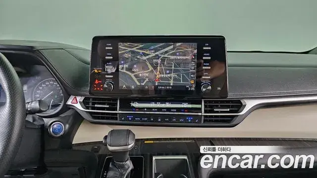 Toyota Sienna 2021 — ფოტო 12/36