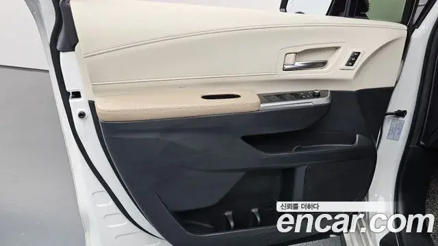 Toyota Sienna 2021 — ფოტო 17/36
