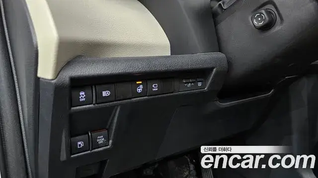 Toyota Sienna 2021 — ფოტო 31/36