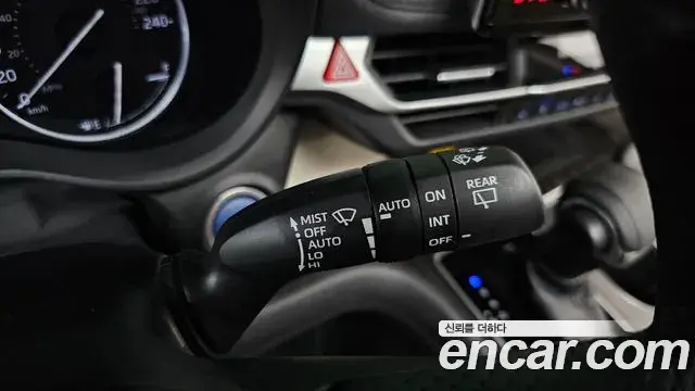 Toyota Sienna 2021 — ფოტო 25/36