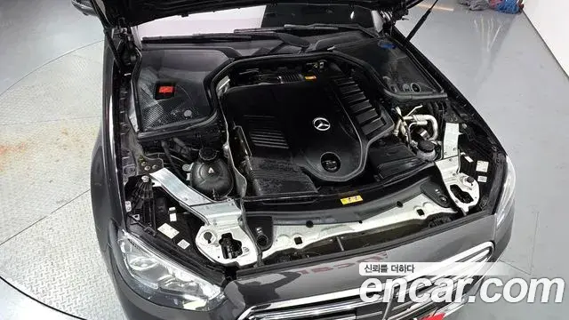 Mercedes-Benz E-Class 2021 — Şəkil 24/32