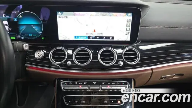 Mercedes-Benz E-Class 2021 — Şəkil 20/32