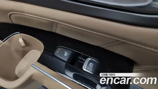 Kia Sorento 2024 — Photo 2/33