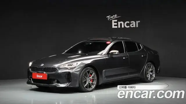Kia Stinger 2018 — Фото 10/20