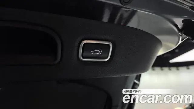 Kia Stinger 2018 — Фото 19/20