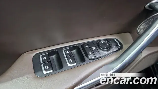 Kia Stinger 2018 — Photo 17/34