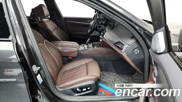 BMW 5 Series 2021 — Фото 10/20