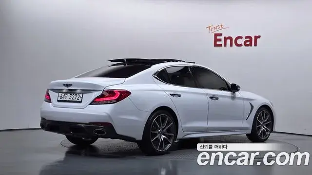 Genesis G70 2019 — Photo 1/20