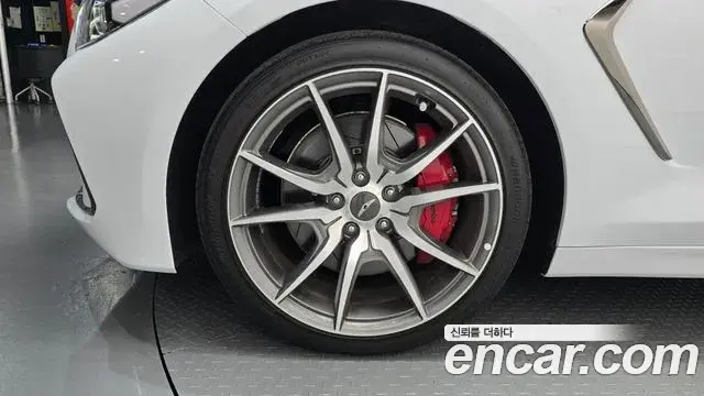 Genesis G70 2019 — Photo 8/20