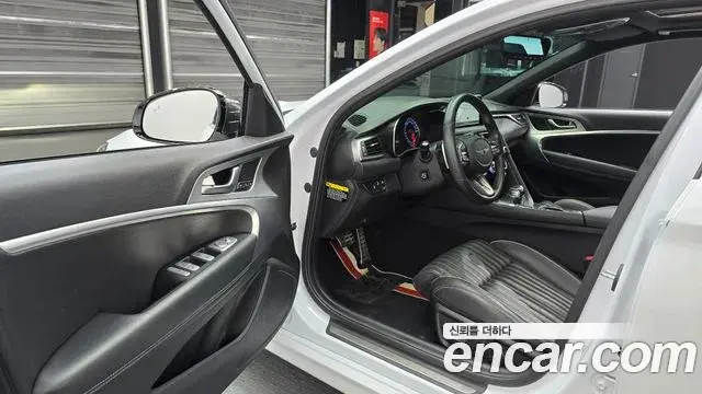 Genesis G70 2019 — Photo 14/20
