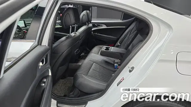 Genesis G70 2019 — Photo 15/20