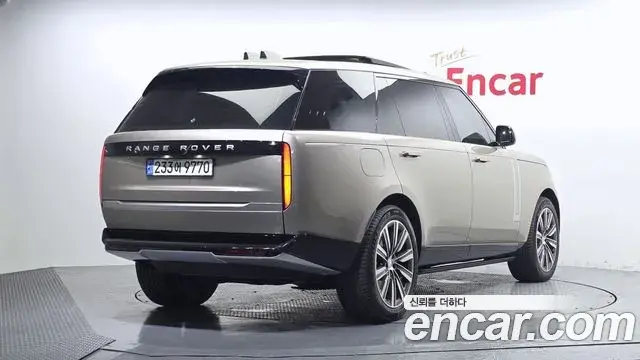 Land Rover Range Rover 2024 — ფოტო 10/20