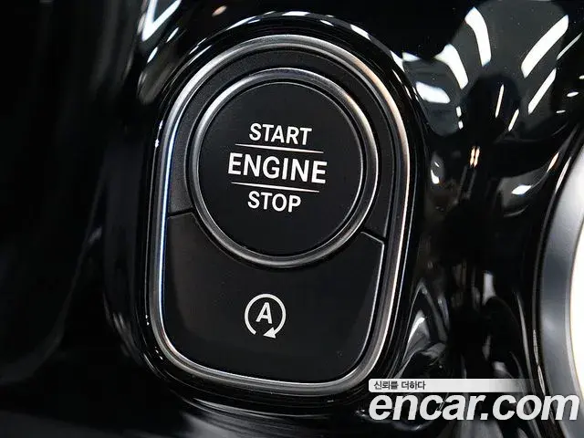 Mercedes-Benz GLA-Class 2023 — Photo 2/20