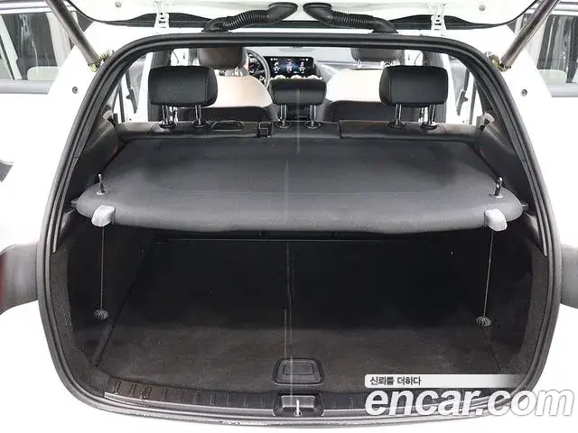 Mercedes-Benz GLA-Class 2023 — Photo 16/20