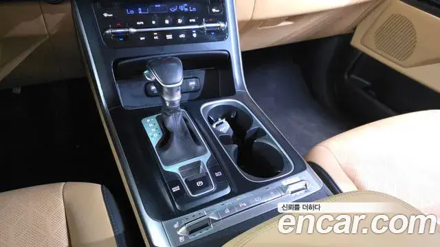 Kia Carnival 2022 — Photo 9/20