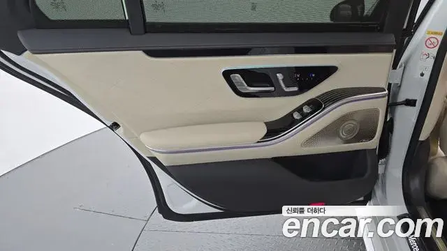 Mercedes-Benz S-Class 2023 — ფოტო 27/30