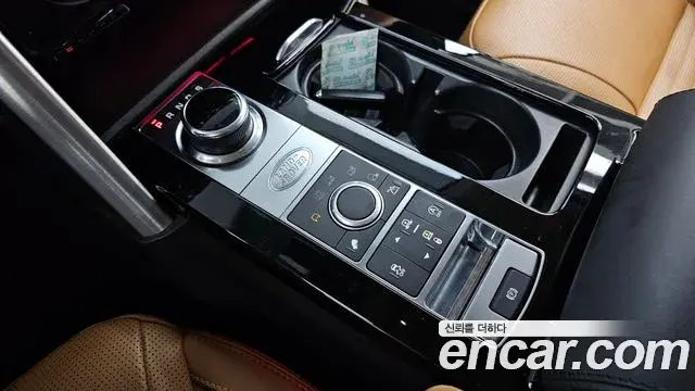 Land Rover Discovery 5 2020 — ფოტო 35/37