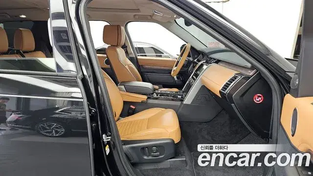 Land Rover Discovery 5 2020 — ფოტო 27/37