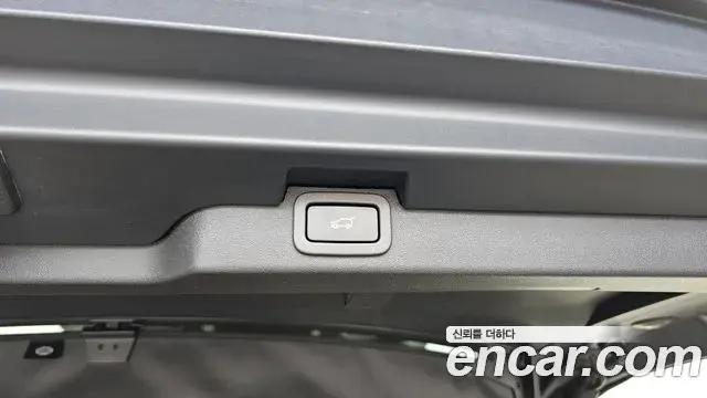 Land Rover Discovery 5 2020 — ფოტო 34/37