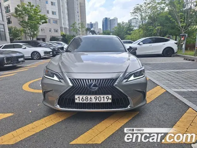 Lexus ES300h 2020 — Şəkil 2/6
