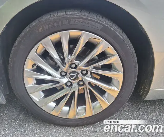 Lexus ES300h 2020 — Şəkil 3/6