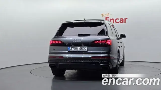 Audi Q7 2025 — ფოტო 30/38