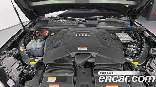 Audi Q7 2025 — ფოტო 6/38