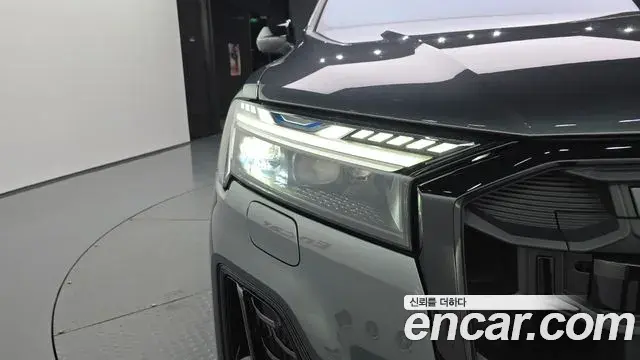 Audi Q7 2025 — ფოტო 23/38