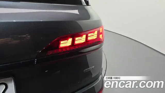 Audi Q7 2025 — ფოტო 24/38