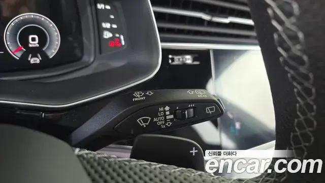 Audi Q7 2025 — ფოტო 26/38