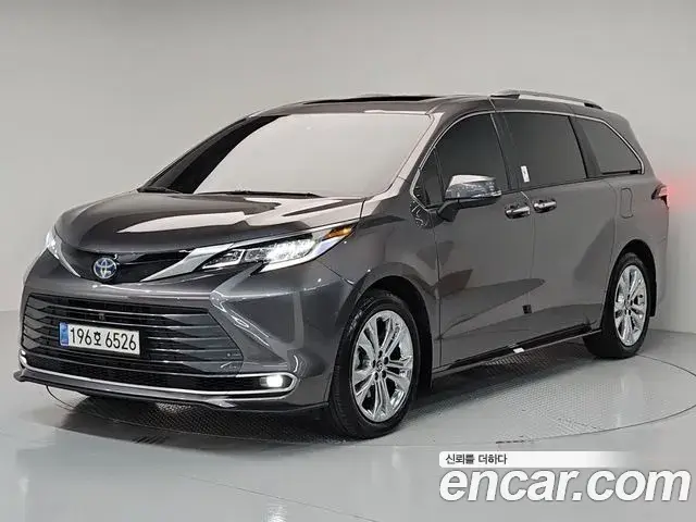 Toyota Sienna 2023 — Photo 15/20