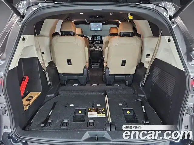 Toyota Sienna 2023 — Photo 8/20