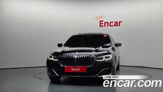 BMW 7 Series 2022 — ფოტო 9/20