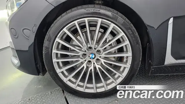 BMW 7 Series 2022 — ფოტო 20/20