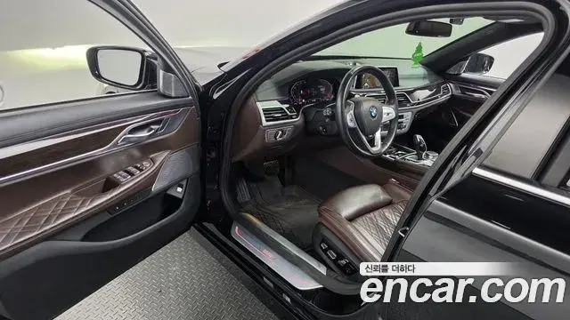 BMW 7 Series 2022 — ფოტო 1/20