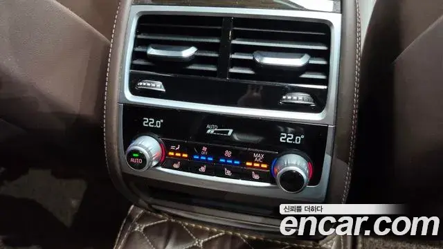 BMW 7 Series 2022 — ფოტო 14/20