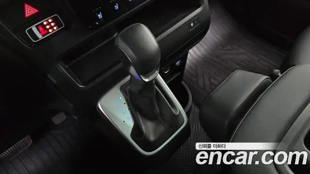 Hyundai Staria 2024 — Фото 9/20