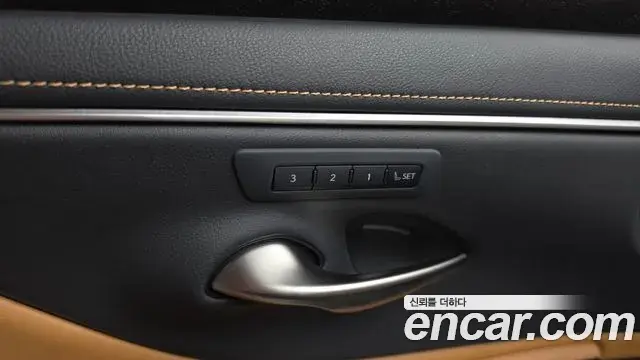 Lexus ES300h 2022 — Şəkil 35/37
