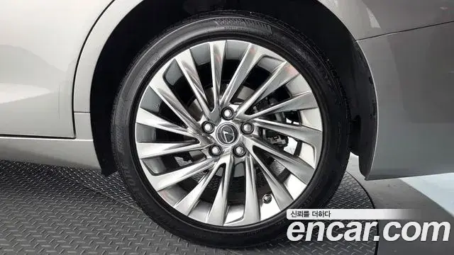 Lexus ES300h 2022 — Şəkil 25/37