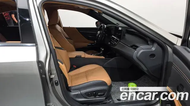 Lexus ES300h 2022 — Şəkil 10/37