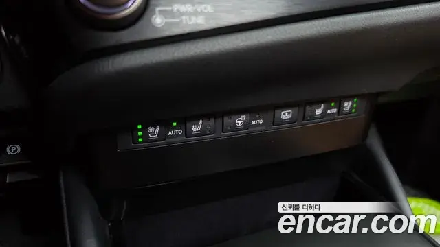 Lexus ES300h 2022 — Şəkil 18/37