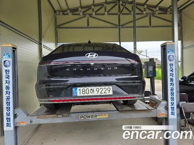 Hyundai Grandeur Hybrid 2023 — ფოტო 3/3