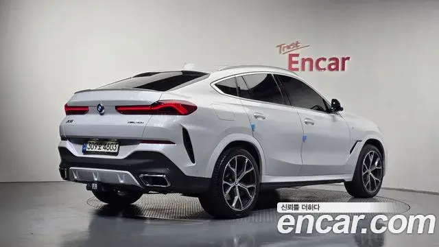 BMW X6 2021 — Photo 25/33