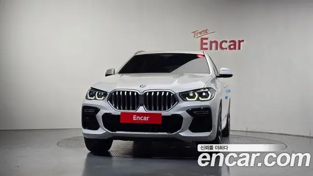 BMW X6 2021 — Photo 31/33